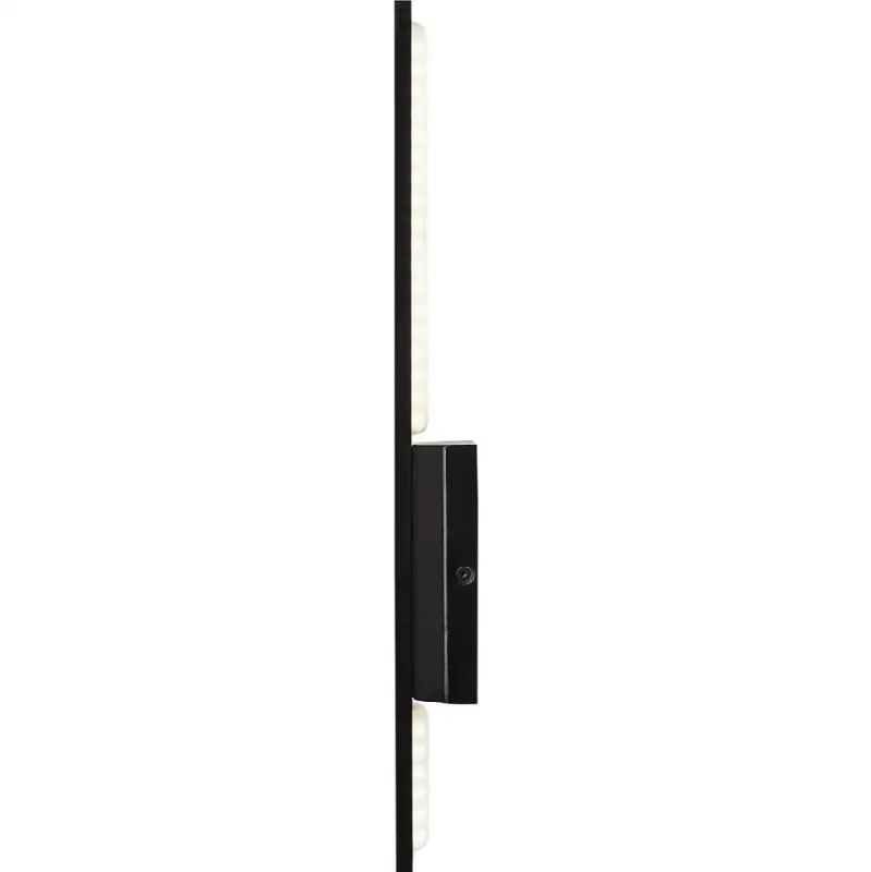 Blade 18 Outdoor Wall