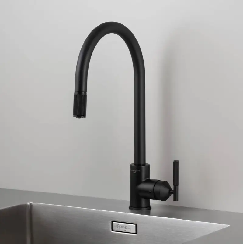 Kitchen Faucet / Pull-Out Mixer / Linear / Steel