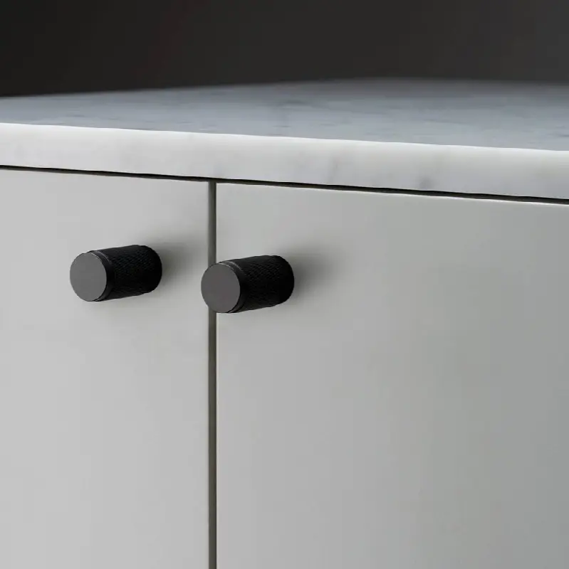 Furniture Knob / Cross / Black