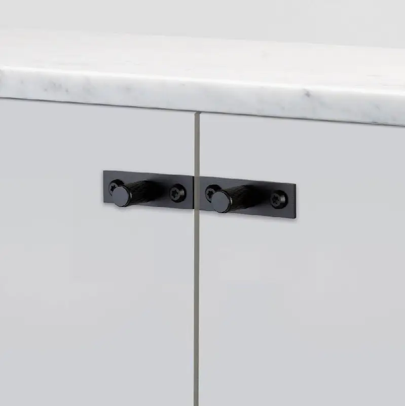 Furniture Knob / Plate / Linear / Black