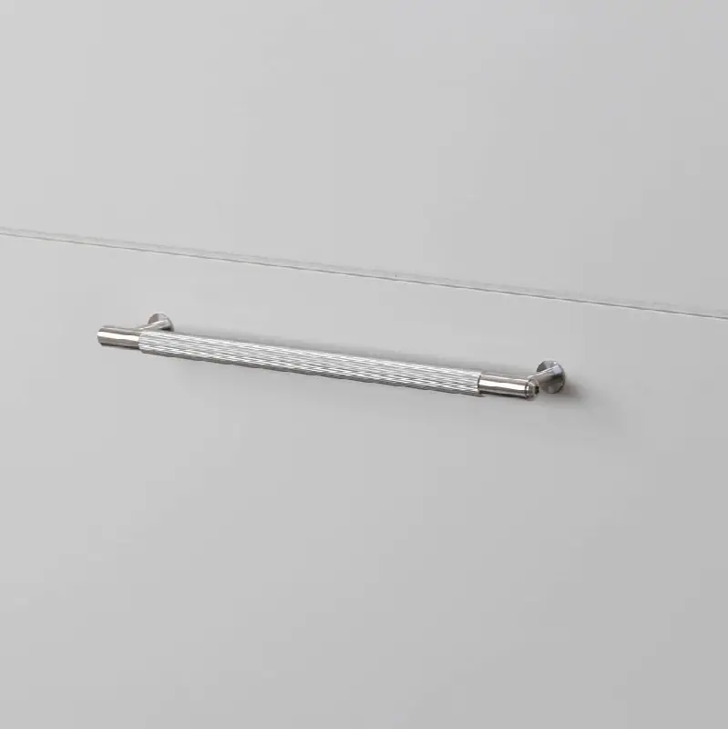 Pull Bar / Linear / Steel / Medium