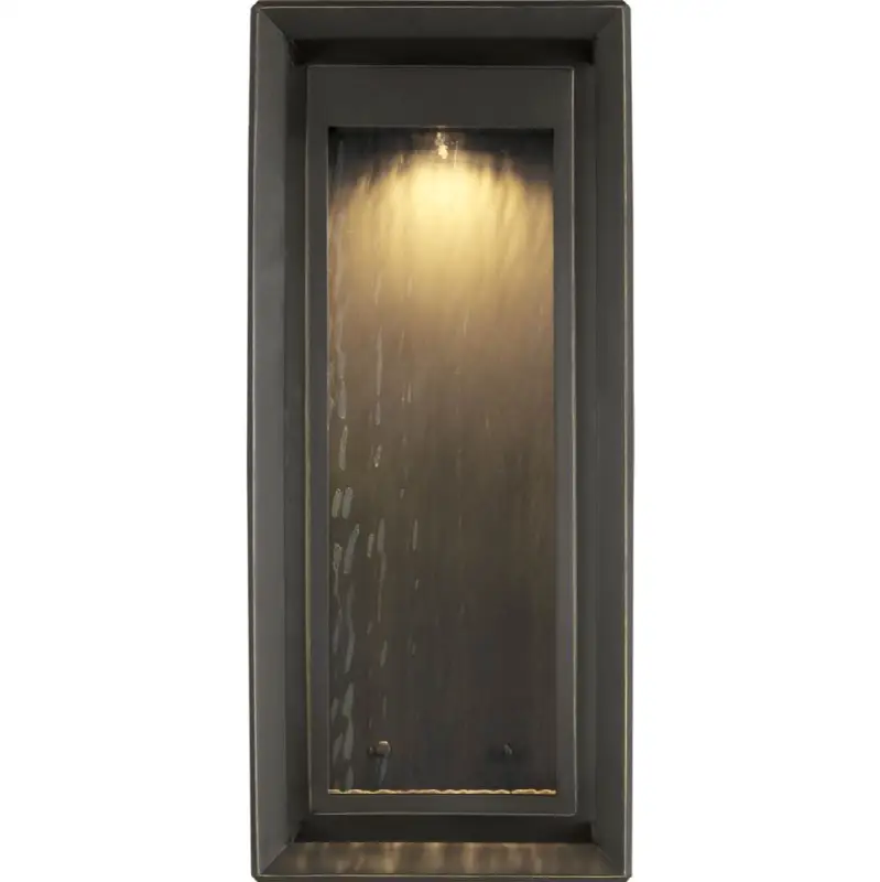 Urbandale Grande Wall Lantern